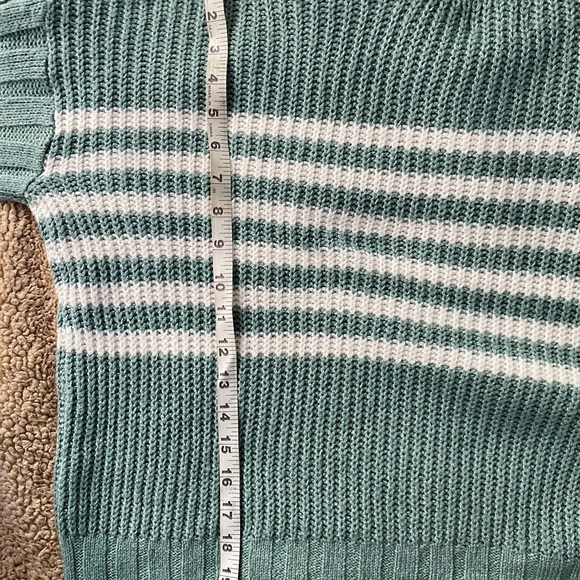 NWT - Juniors' SO Cropped Textured
Turtleneck Sweater Size: Large - Picture 2 of 5